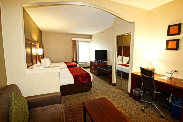 Comfort Suites