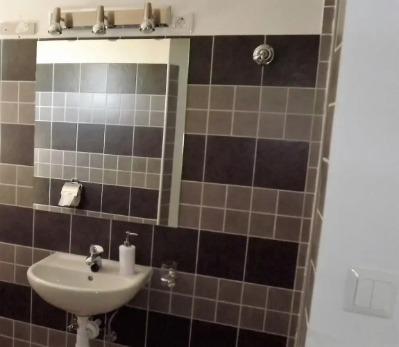Inviting Apartment 14 Sleeps 3 Guests