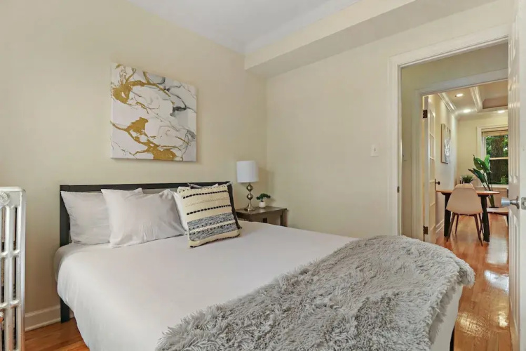 Chic 2BR Near Irving Park - Cullom D3