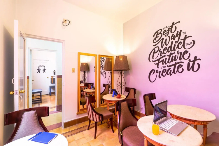 Mala Vecindad Beer Hotel