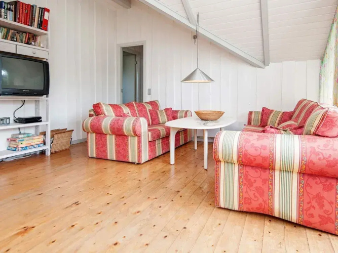 Charming Countryside Escape-by Traum