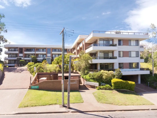 Commodore, Unit 1/9 Donald Street