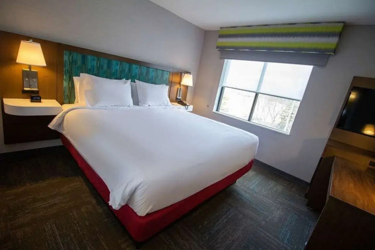 Hampton Inn & Suites North Attleboro