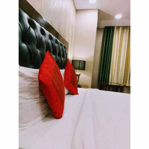 1 Bedroom Business room with city view