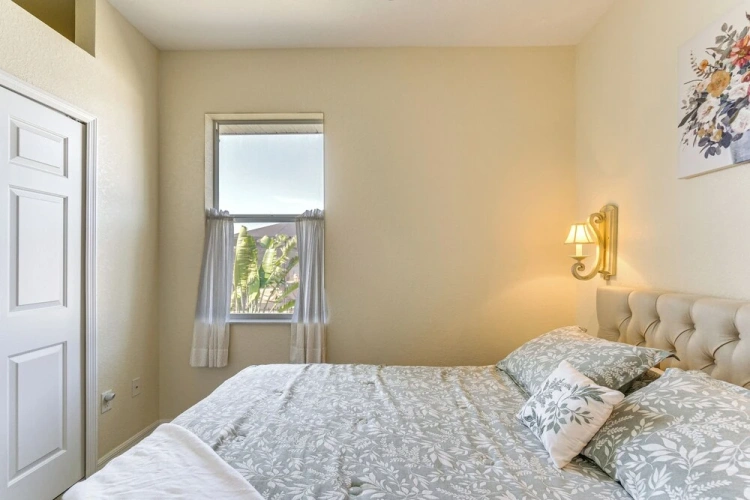 4 Bedrooms Cottage