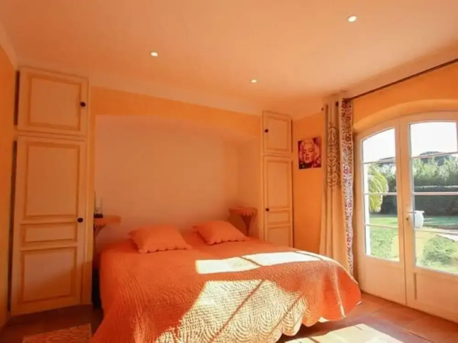 Vibrant Holiday Home With Private Pool