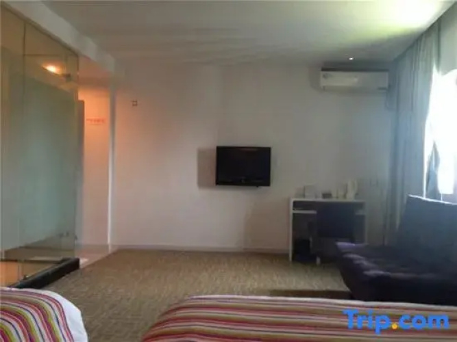 Baisheng Hotel