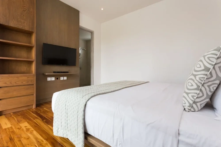 2 Bedrooms Villa