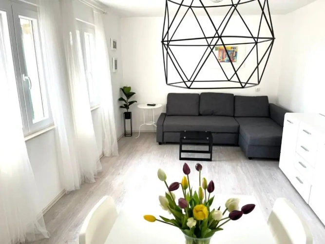 2 Bedrooms Apartment