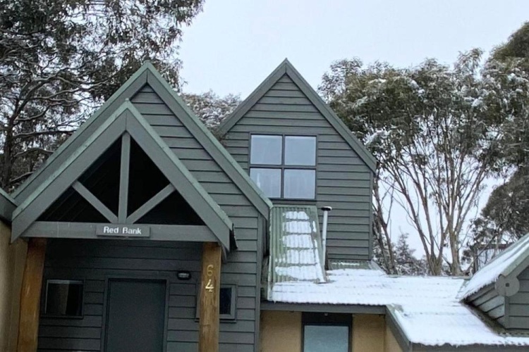 4 Bedrooms Cottage