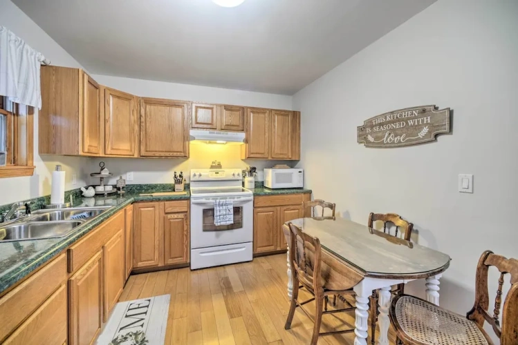 2 Bedrooms Cottage