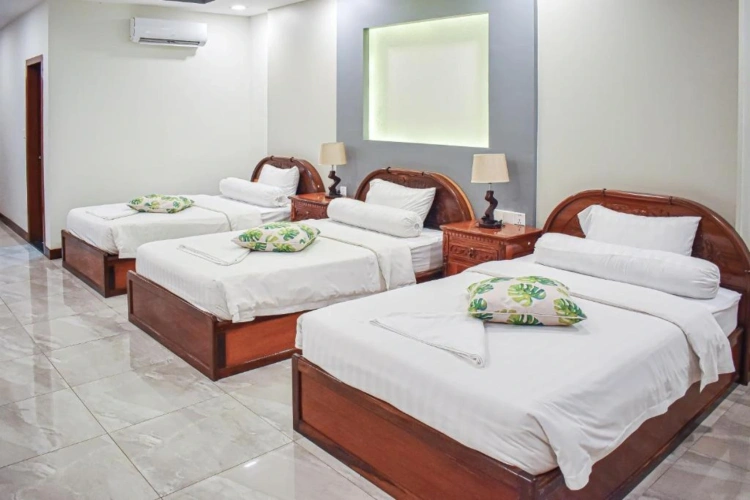 Standard Triple room