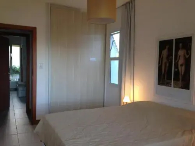 3 Suítes, praia e piscina