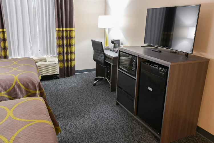 Super 8 by Wyndham Moosonee