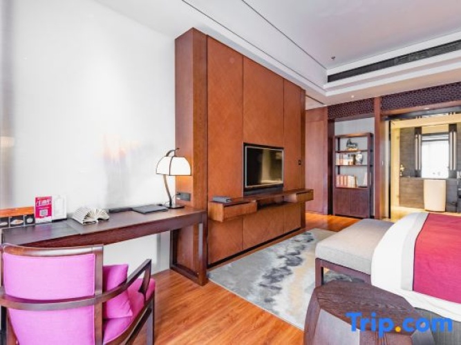 Deluxe Double Suite