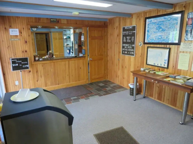 Red Ranch Motel