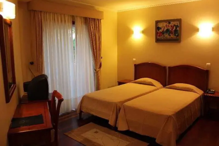 AJ Hotel
