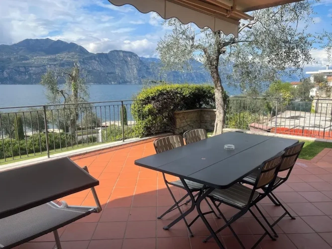2 Bedrooms Standard room with lake view