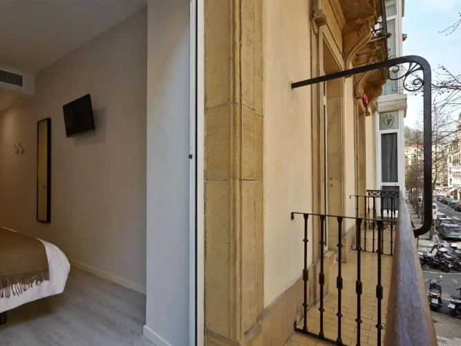 Superior Double room with balcony and with city view