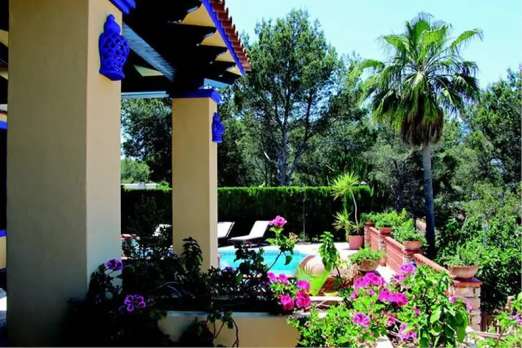 5 Bedrooms Villa