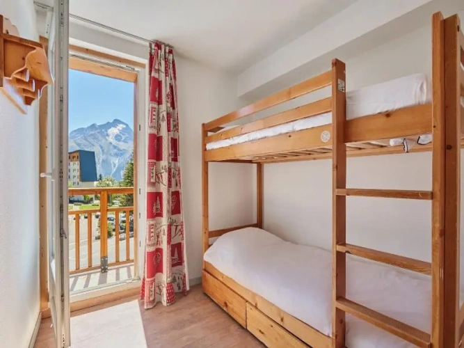 3 Bedrooms Apartment with balcony