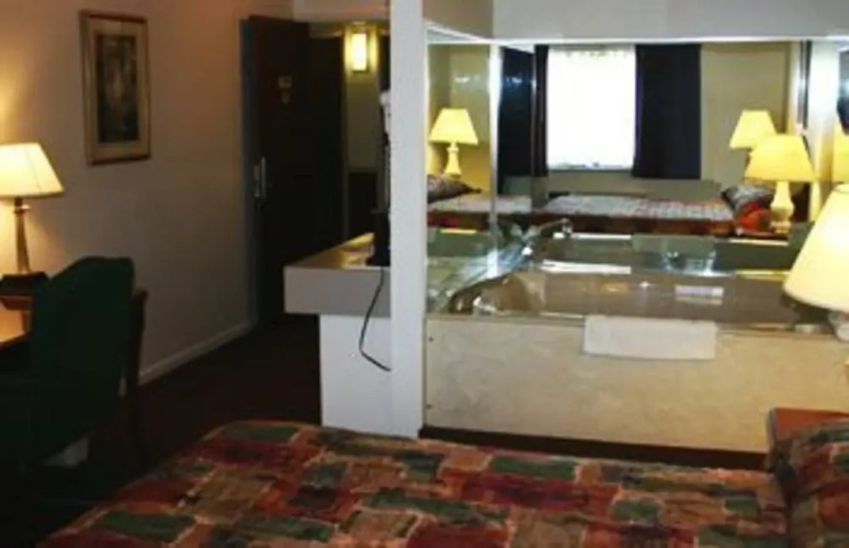 Americas Best Value Inn-Petoskey