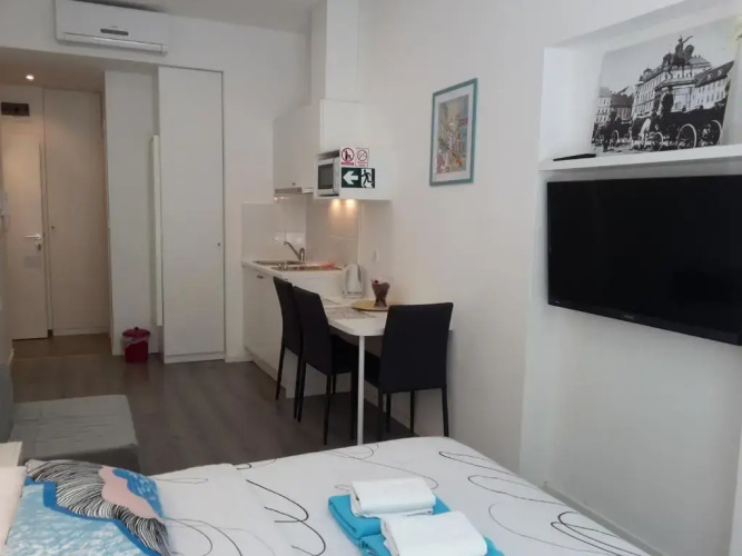 Haustor Apartments