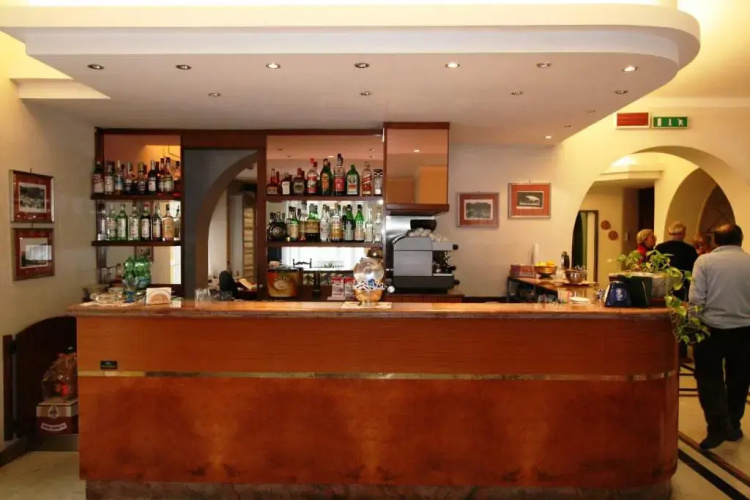 Hotel Dora