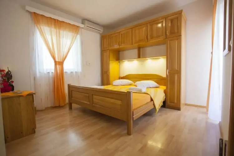 Apartment Almera N4