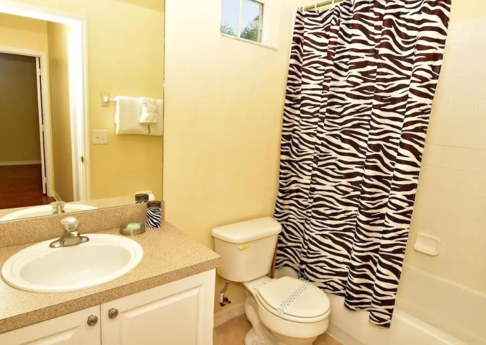 T842BD South 4 Br villa by RedAwning