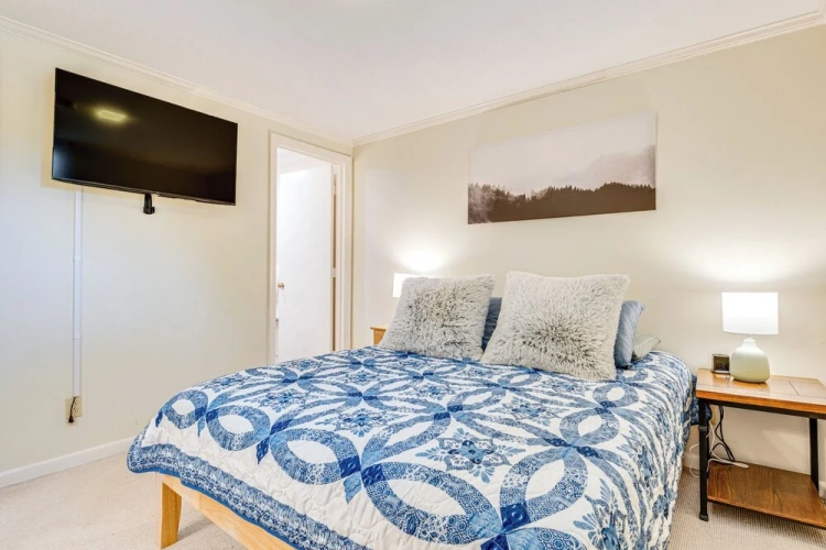 3 Bedrooms Apartment