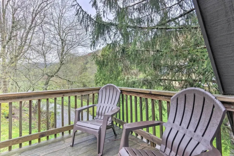 4 Mi to Boone: Converted Barn Duplex by Stream
