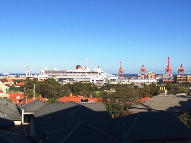 Studio 101 - First floor Fremantle studio apartment