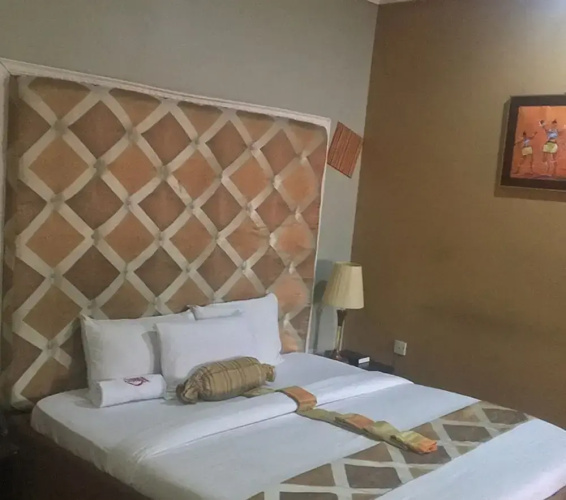 Chrisolik Hotel