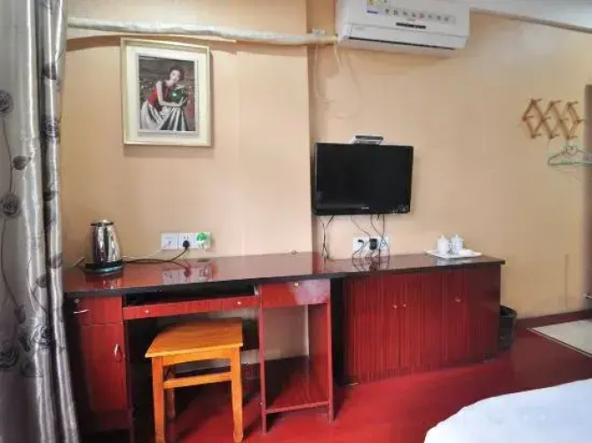 Chaohu Jiangnan Hotel