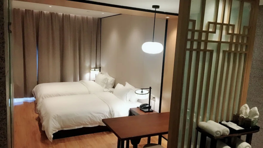Le Moment City Resort Hotel