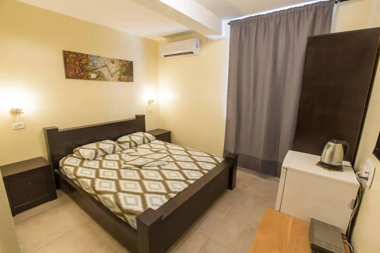 Laguardia Hotel