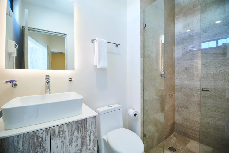 Modern Luxury Condo Private pool