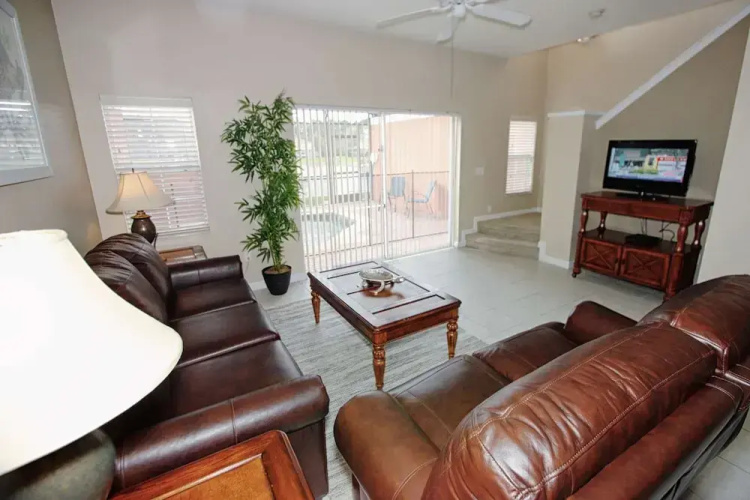 3031 Encantada