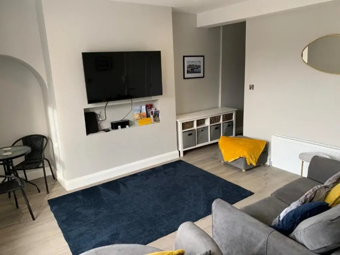 Luxurious Fully-equipped Seafront Apartment