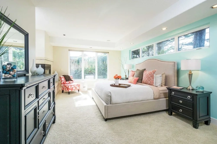4 Bedrooms Cottage with balcony
