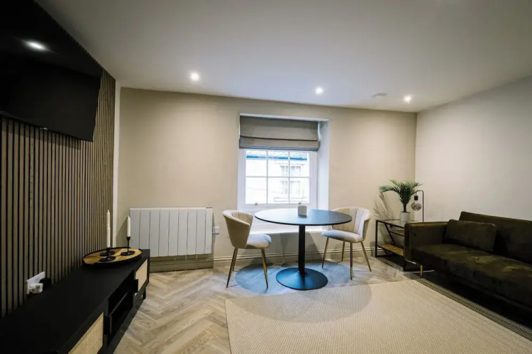 Sun St Apartment 5