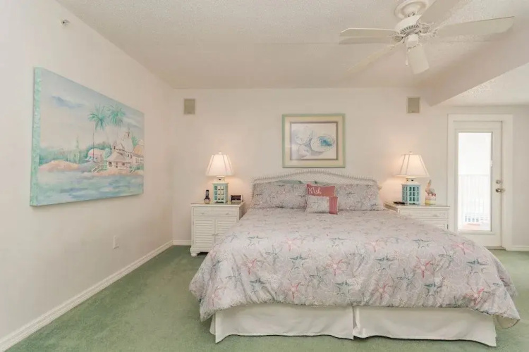 OC104 - Ocean Condo by RedAwning