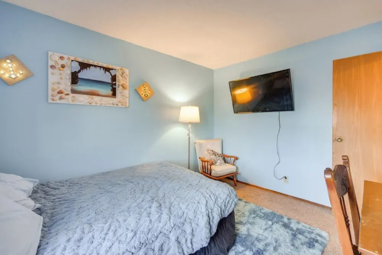 2 Blks to Snowmobile Trail: Home w/ Patio in Siren
