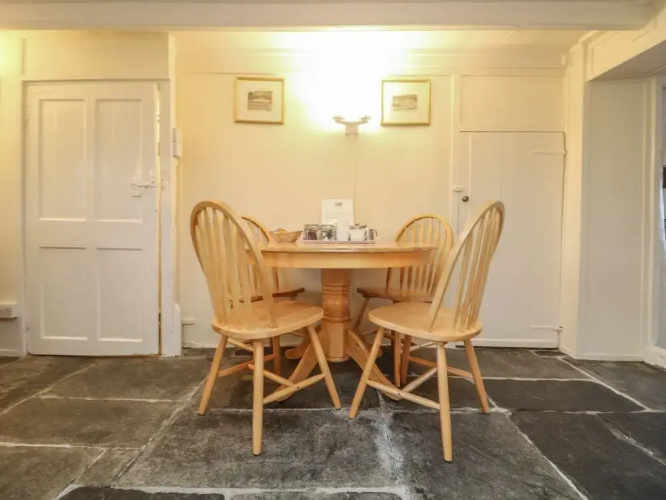 2 Rose Cottages