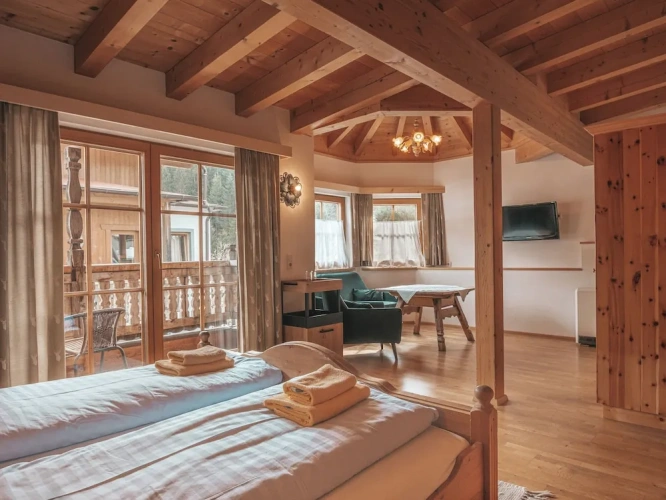 Deluxe Double room with balcony and with mountain view