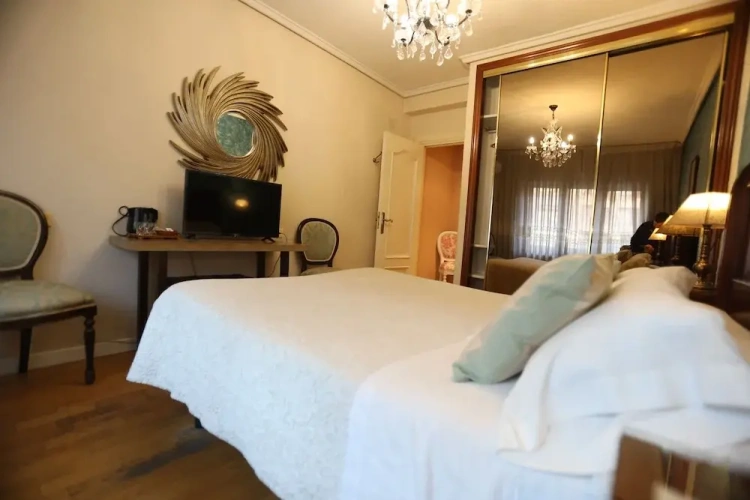 Superior Double room with city view