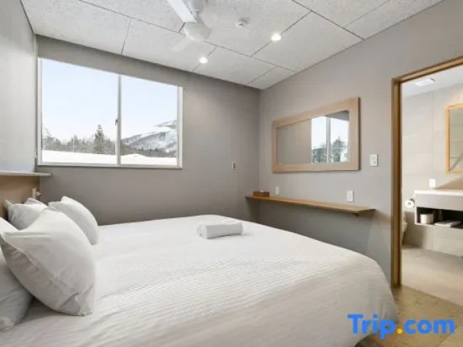 5 Bedrooms Cottage
