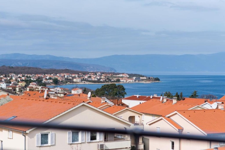 2 Bedrooms Apartment with sea view