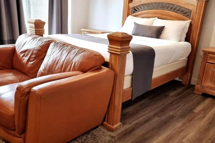 Cozy Spacious 1-BDR Studio #8. FREE Parking
